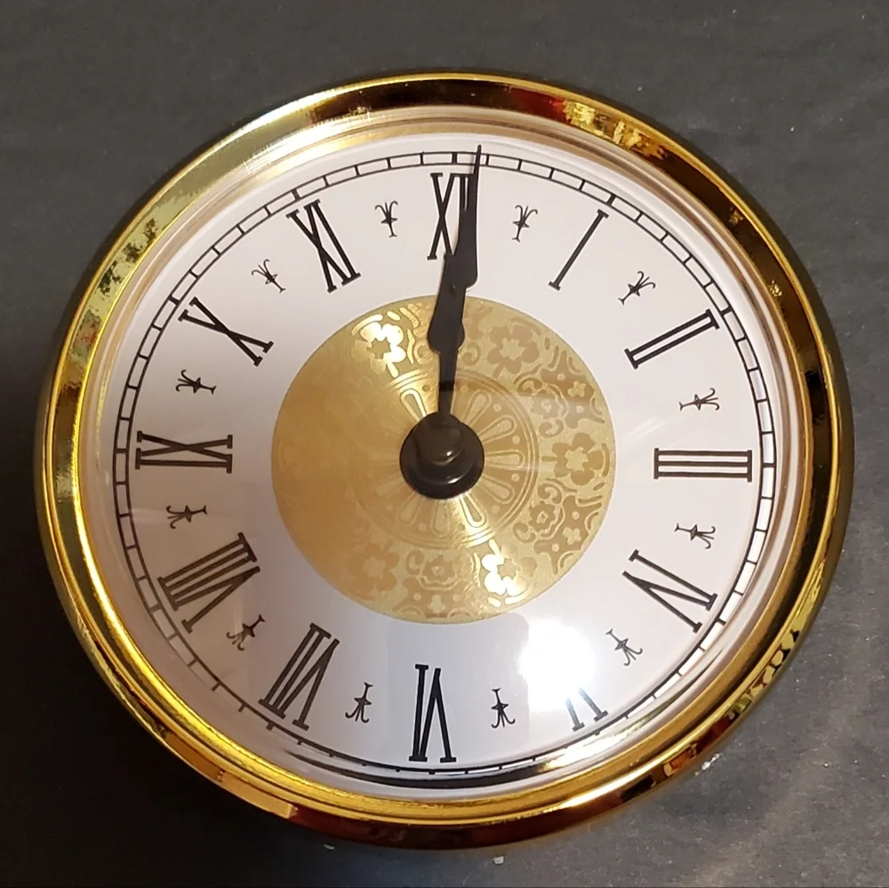 Clock replacement - Picture 1 of 8
